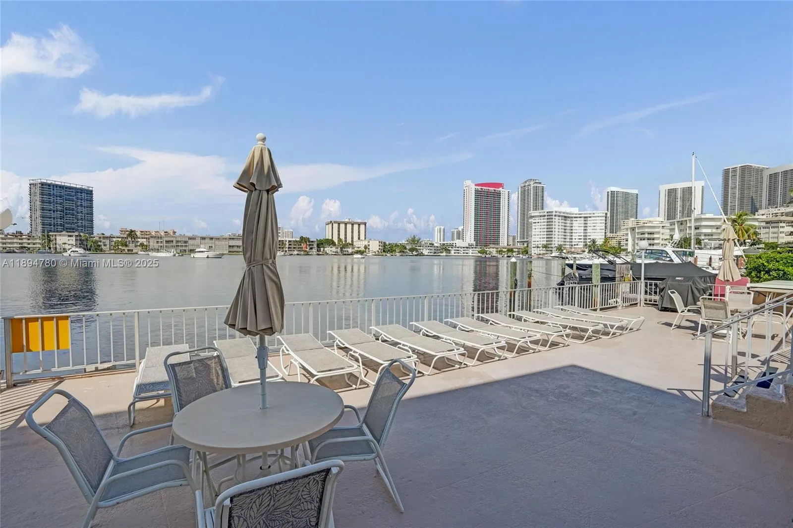 300 Golden Isles Dr, #101