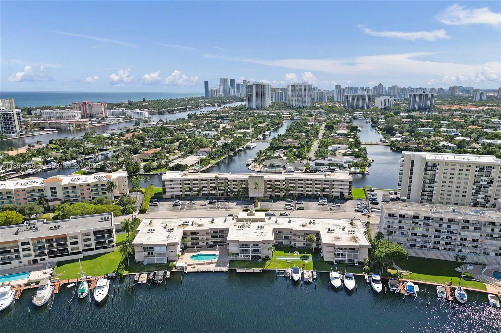 300 Golden Isles Dr, #101
