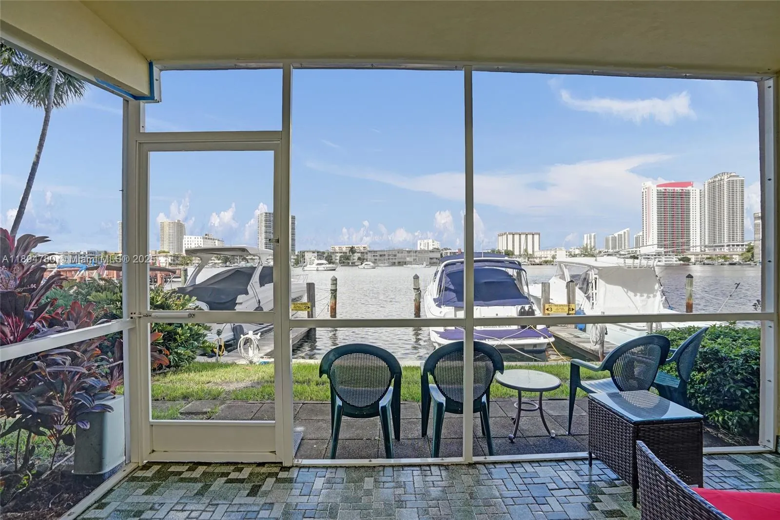 300 Golden Isles Dr, #101