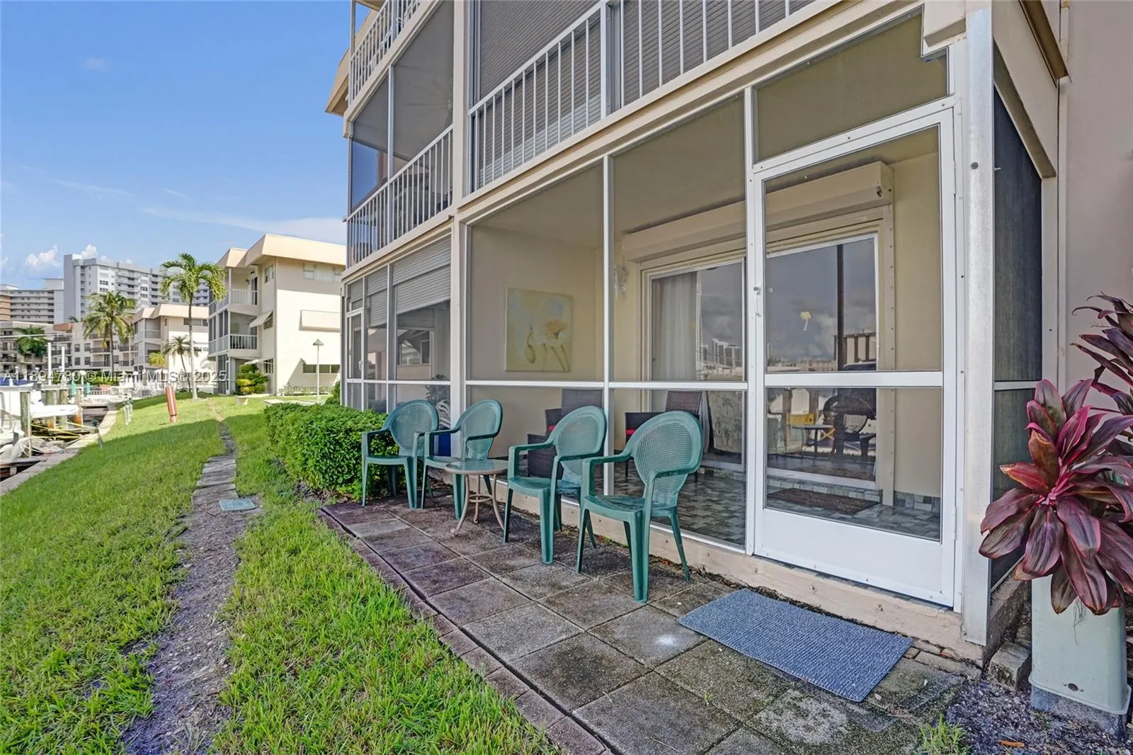 300 Golden Isles Dr, #101