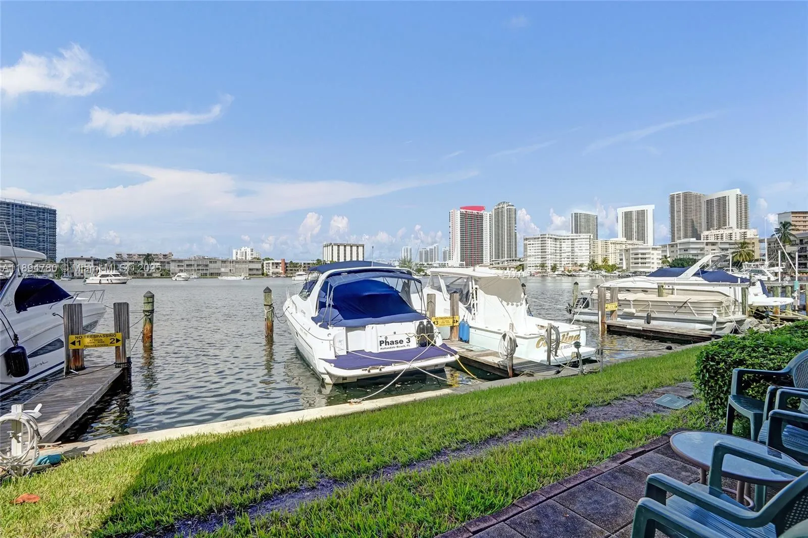300 Golden Isles Dr, #101
