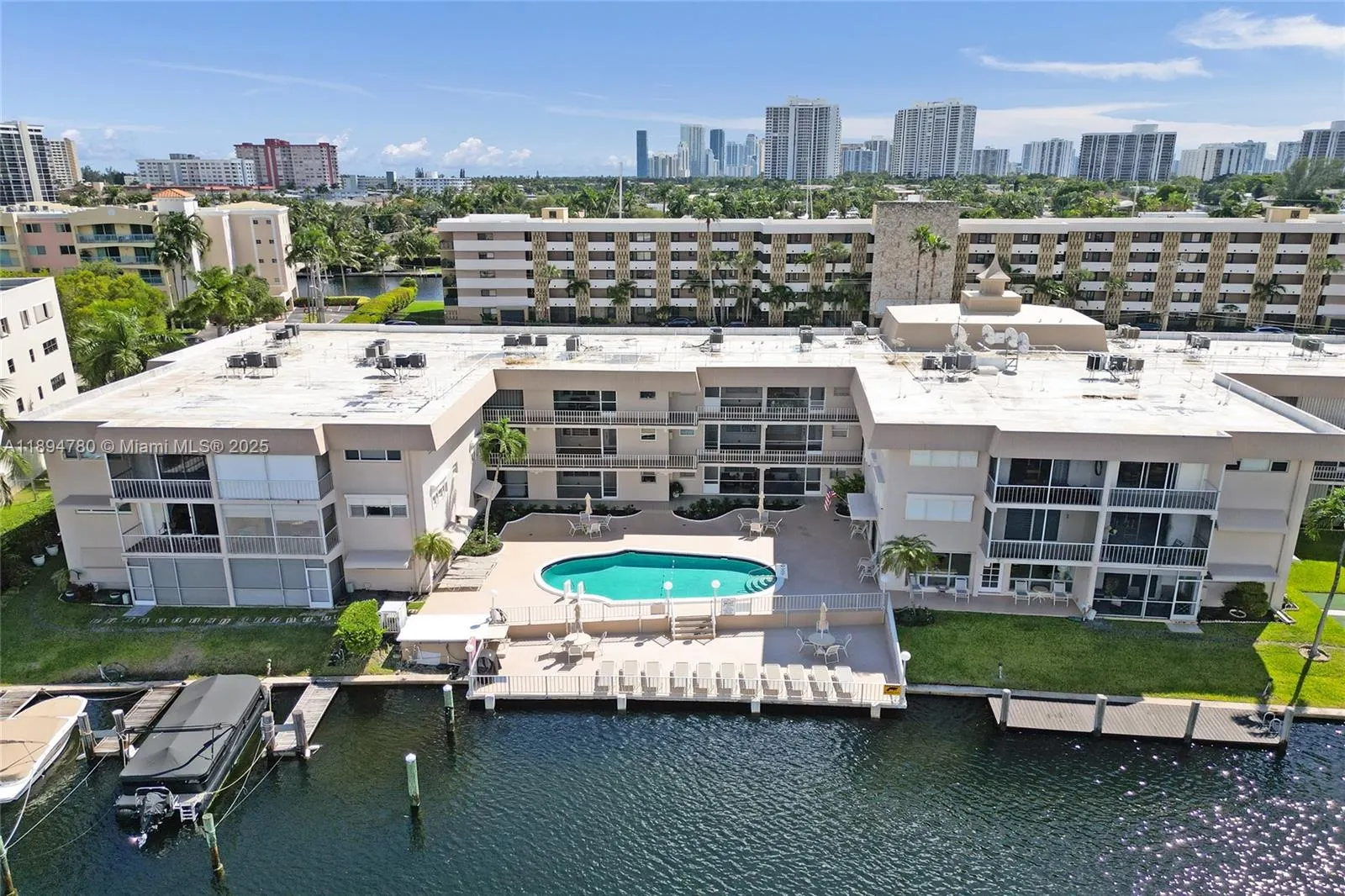 300 Golden Isles Dr, #101