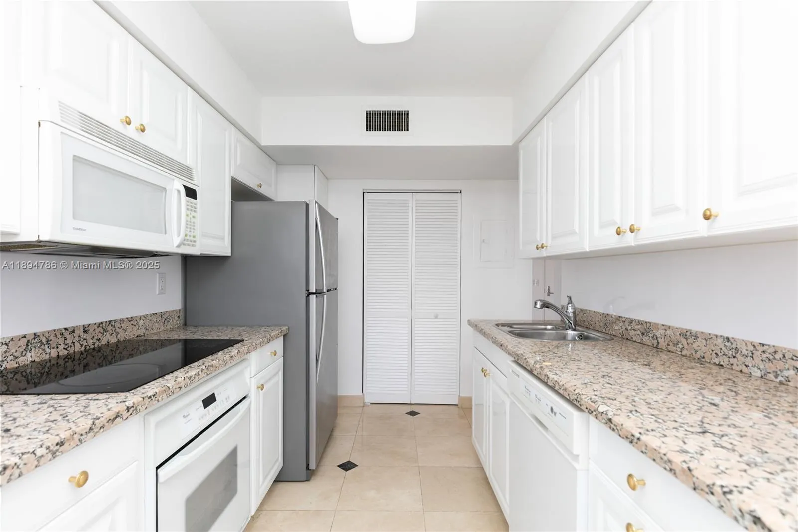 3400 NE 192nd St, #LPH5