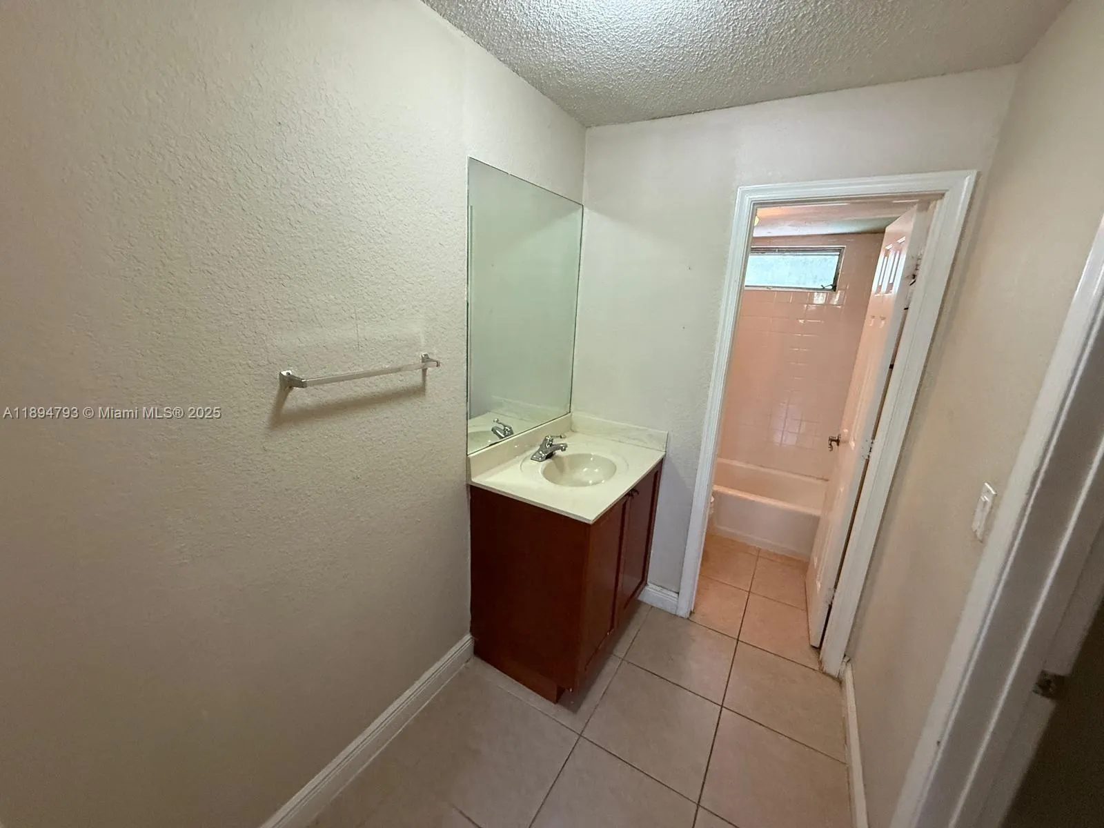 4251 NW 5th St, #114