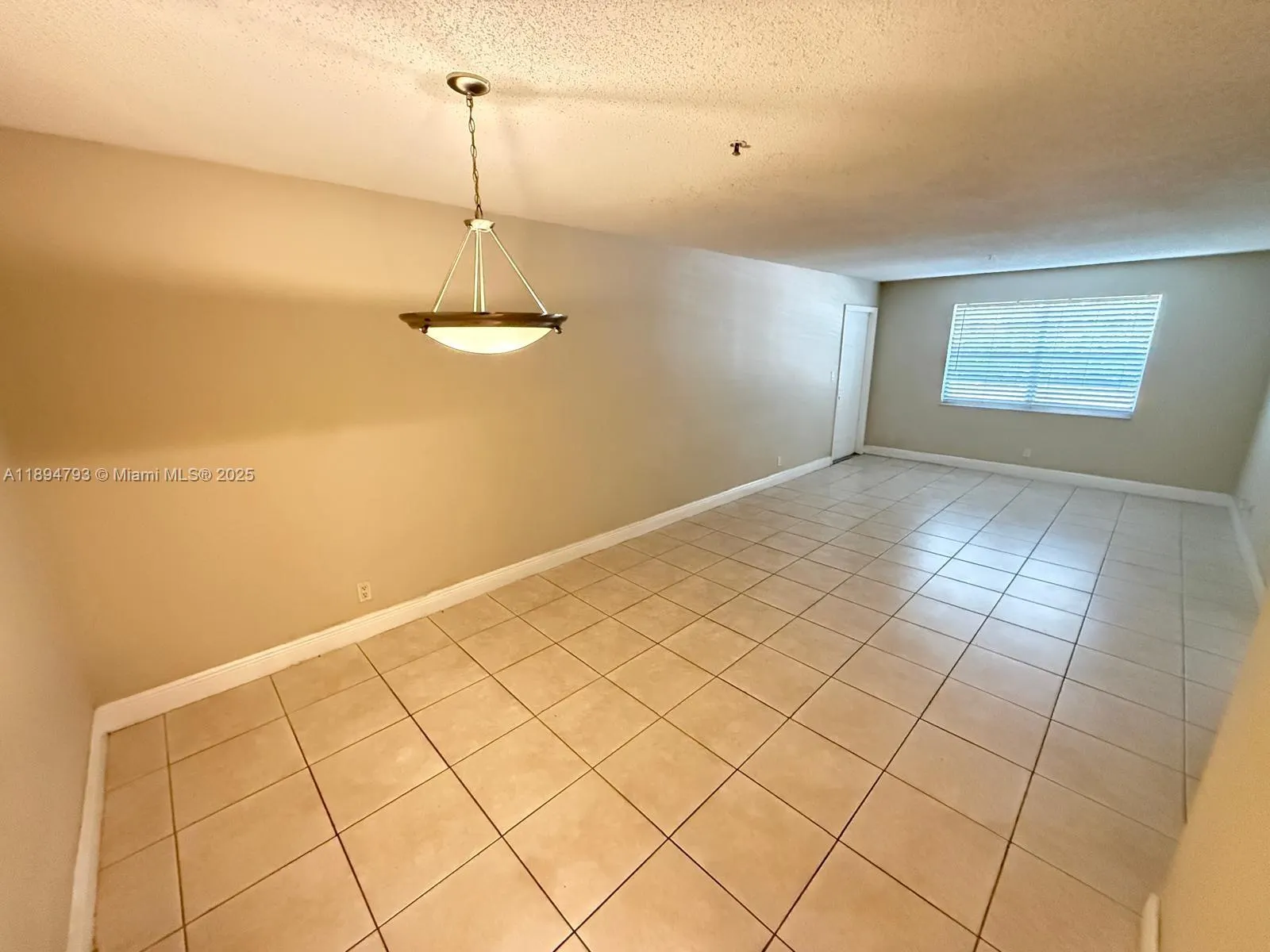 4251 NW 5th St, #114