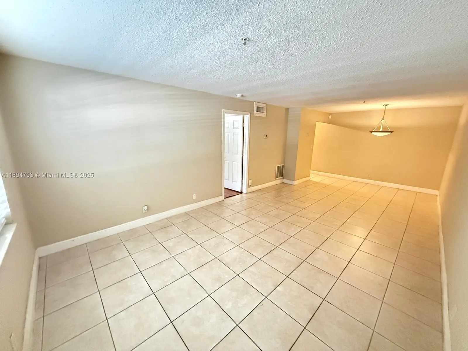 4251 NW 5th St, #114