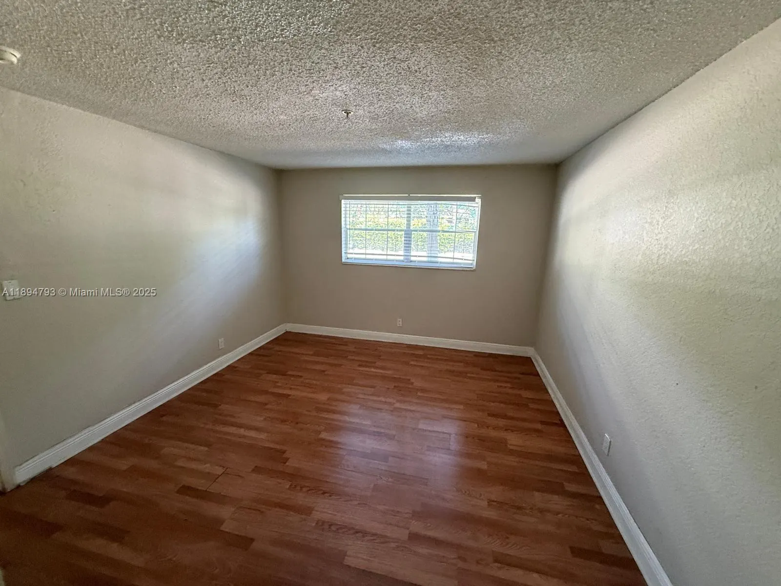 4251 NW 5th St, #114