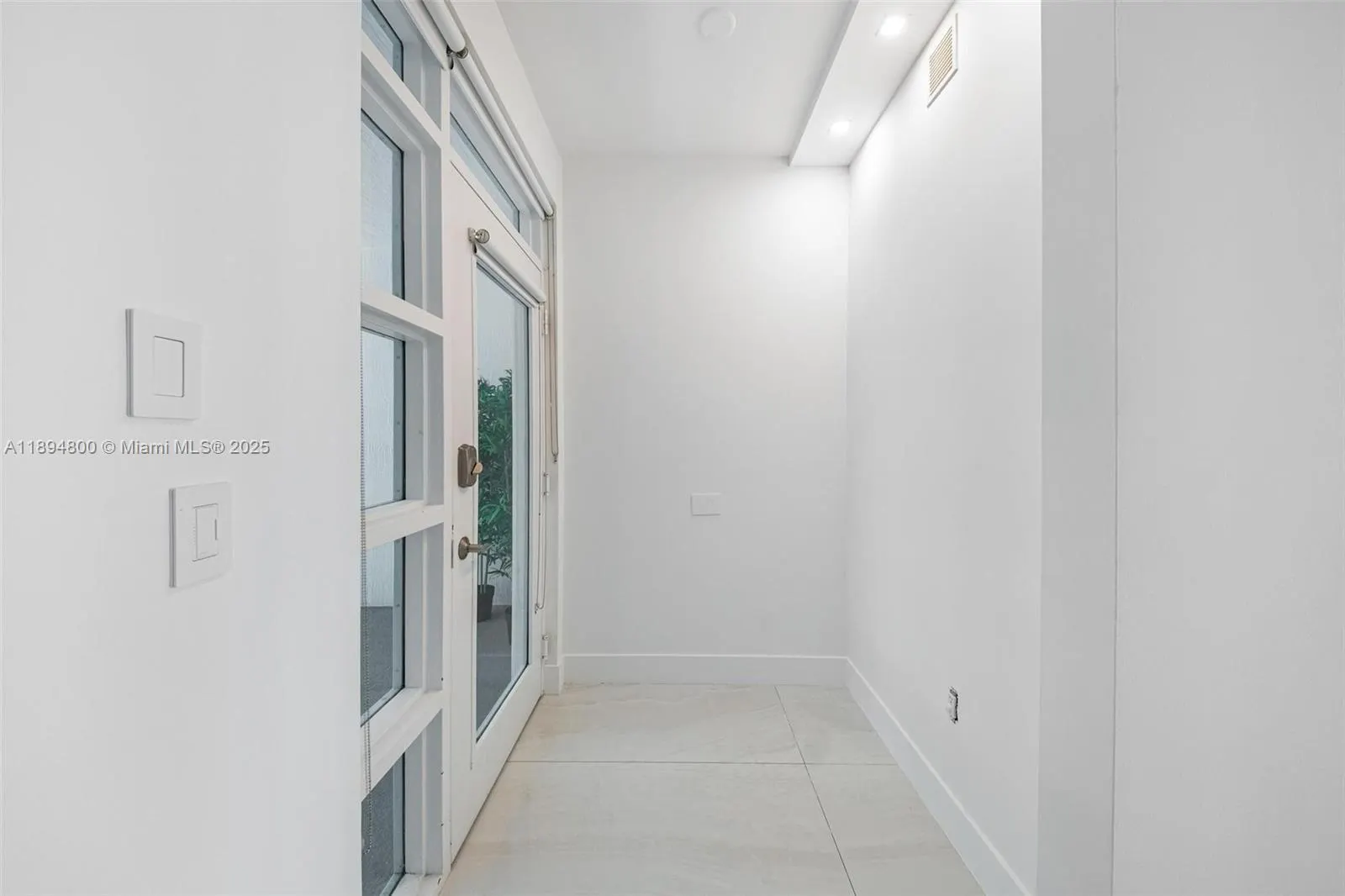 7918 Harbor Island Dr, #207