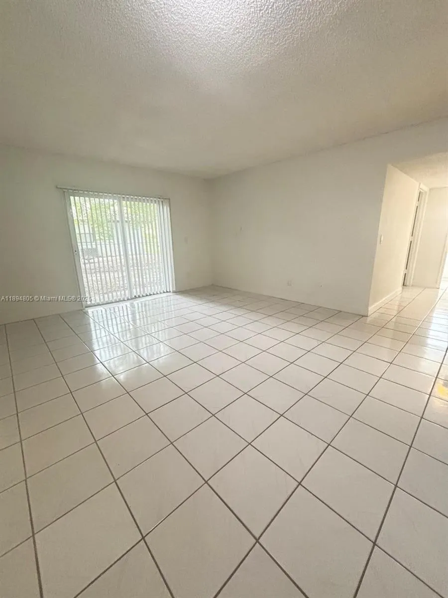 11501 NW 44th St, #-