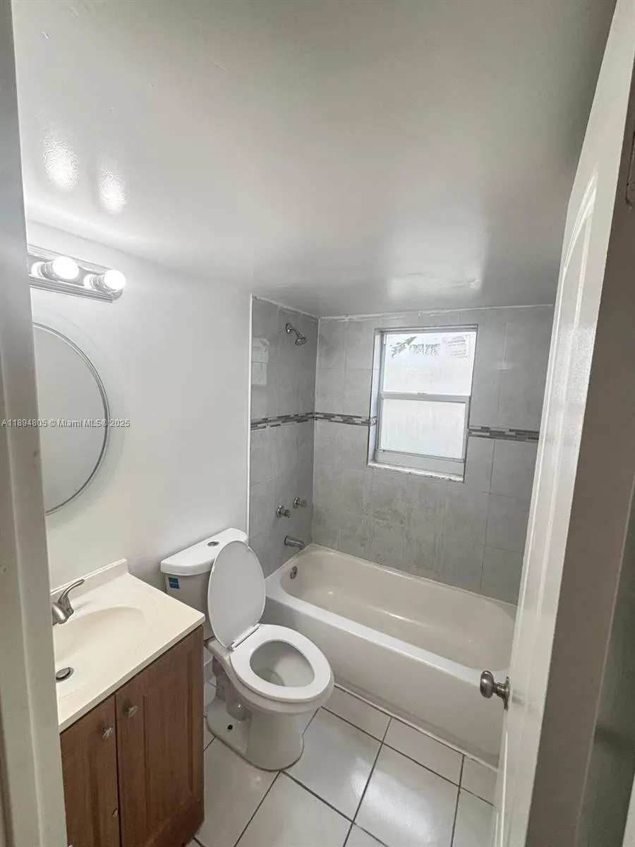 11501 NW 44th St, #-