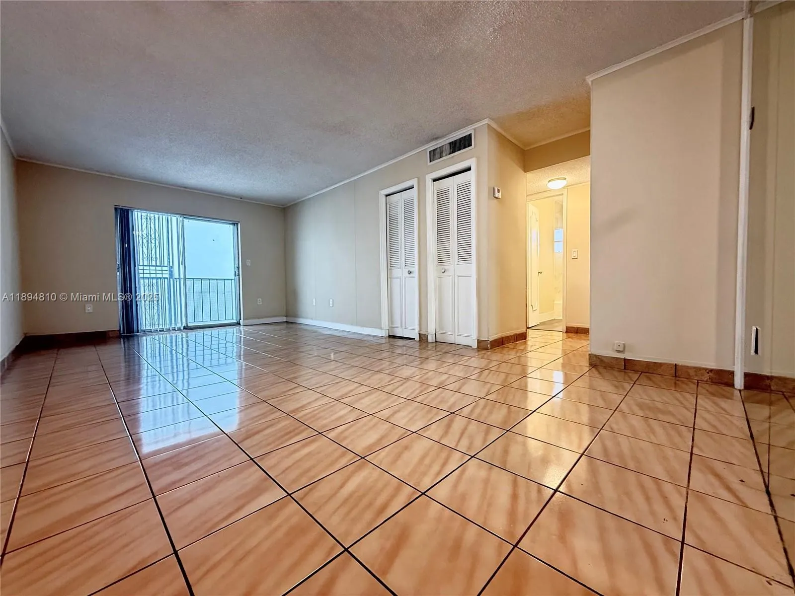 424 SW 7th St, #404