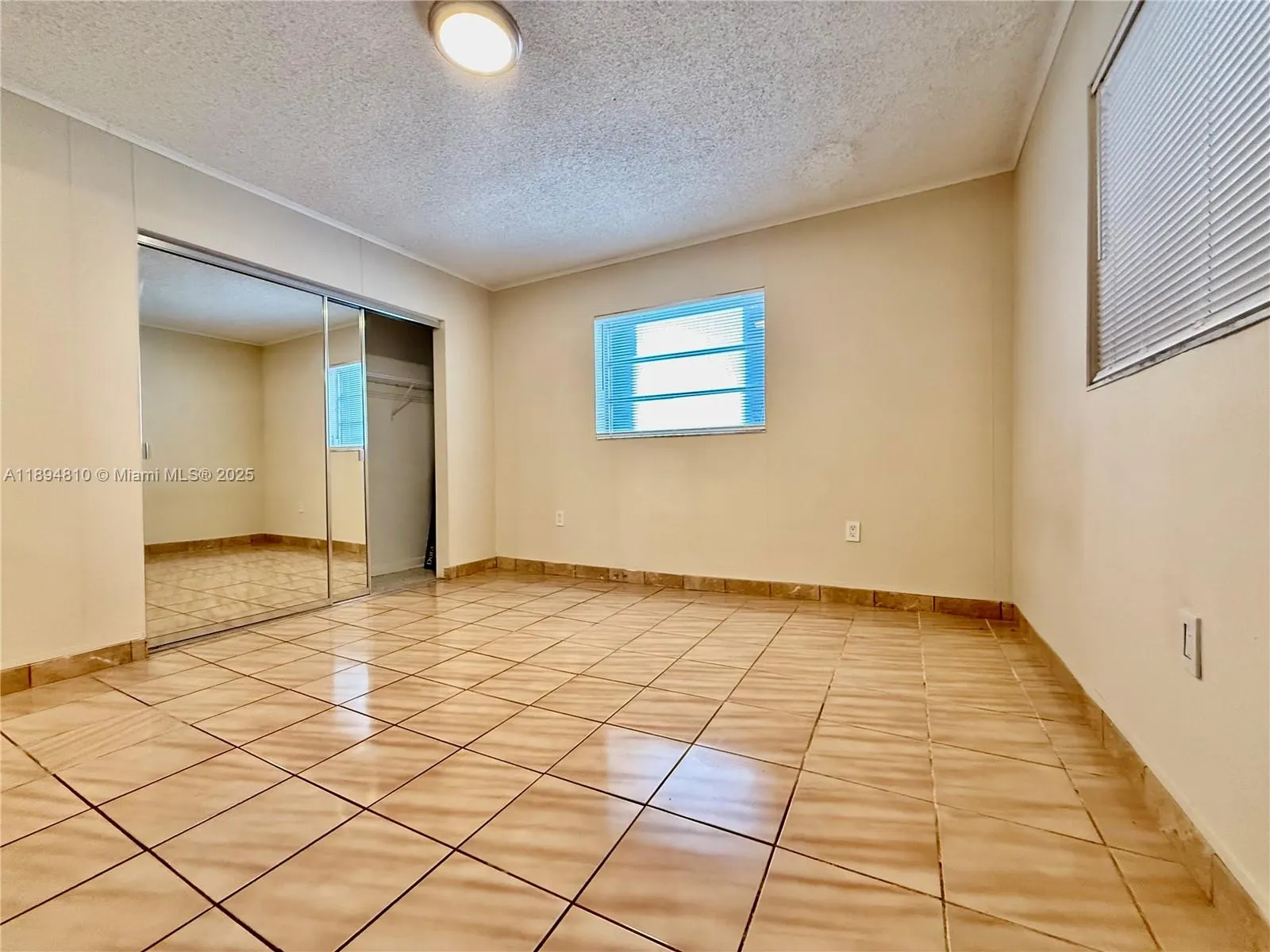 424 SW 7th St, #404