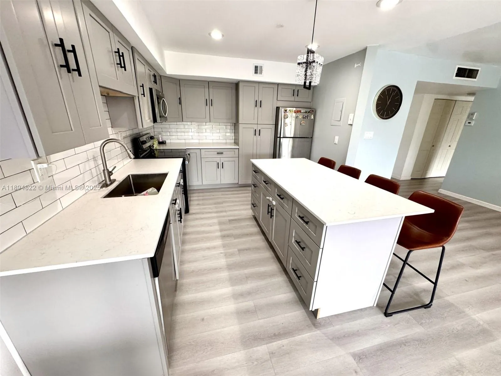400 Diplomat Pkwy, #410
