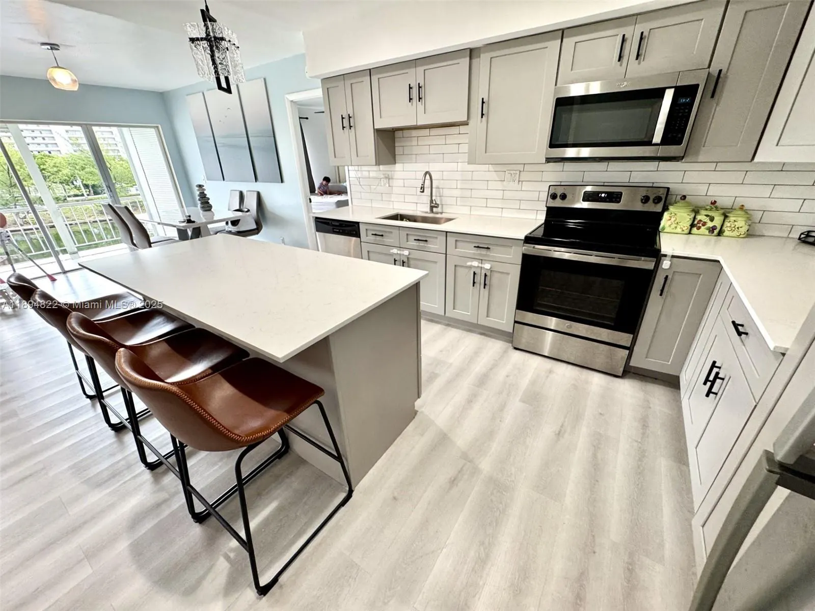 400 Diplomat Pkwy, #410