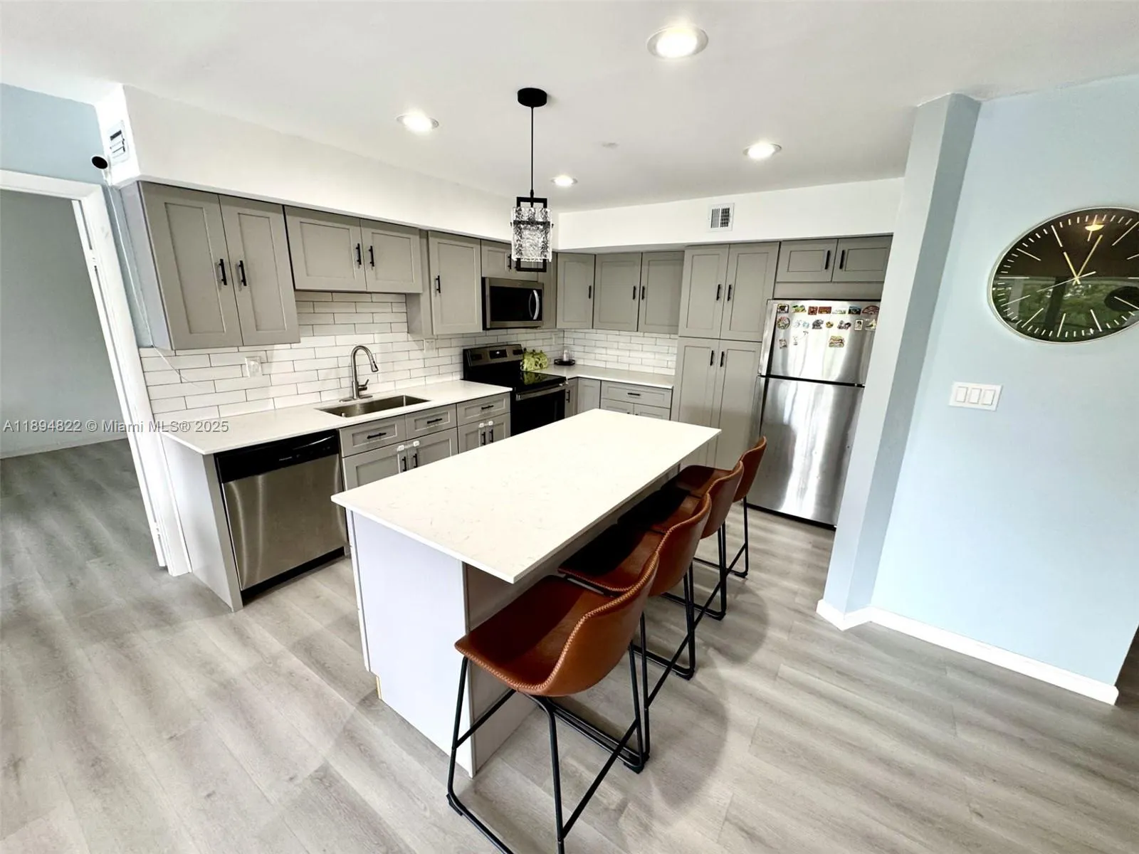 400 Diplomat Pkwy, #410
