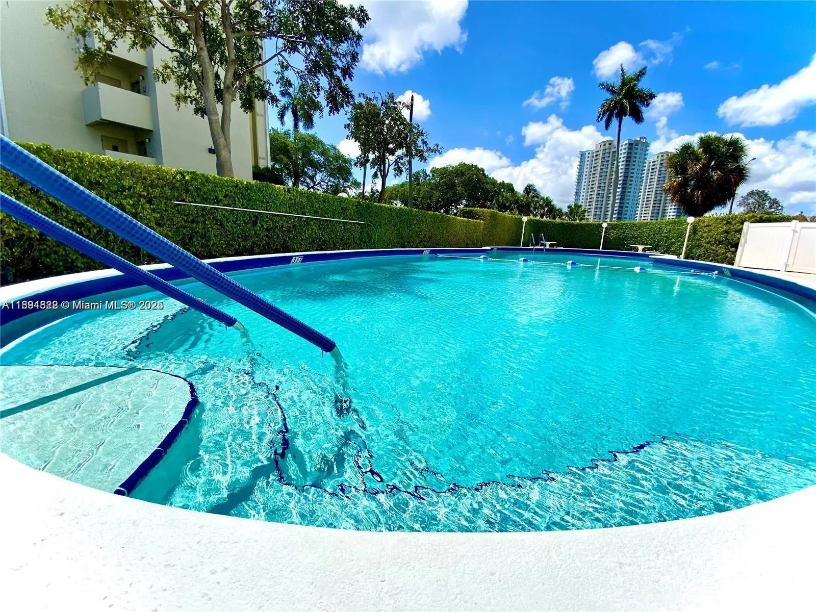 400 Diplomat Pkwy, #410