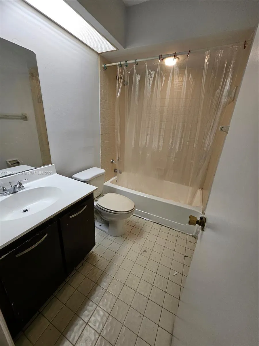 2511 NW 56th Ave, #4-25