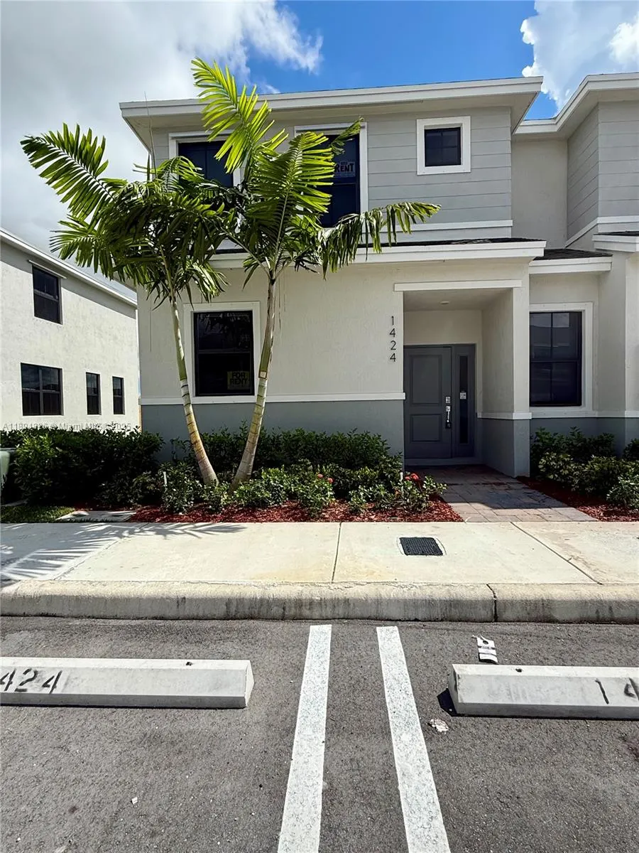 1424 NE 3rd Ave, #1424