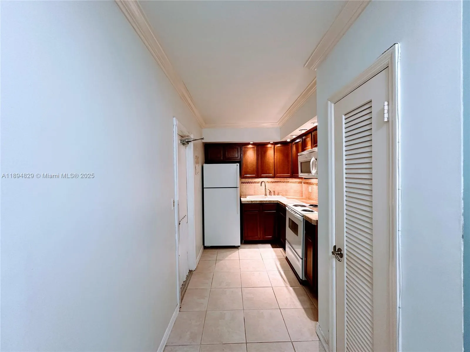 2424 SE 17th St, #B307