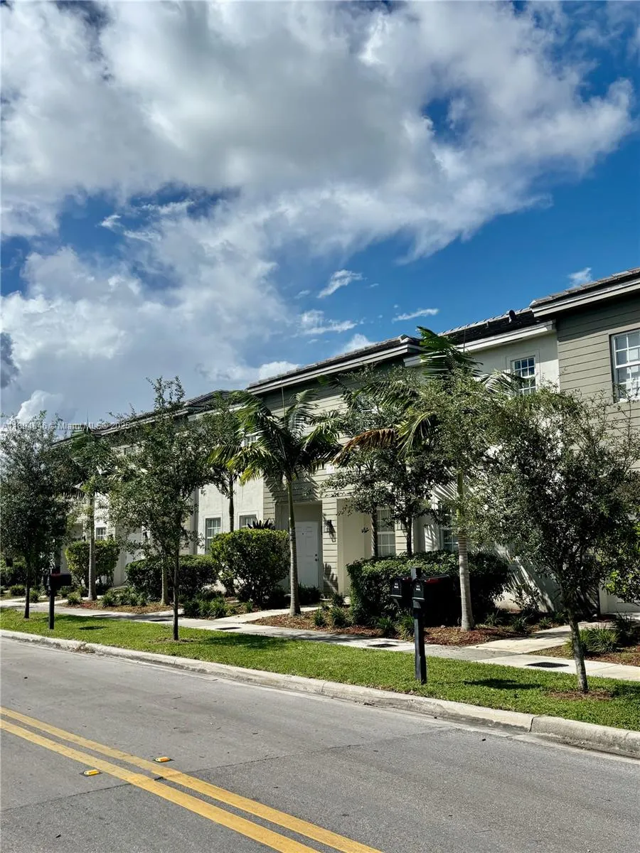 1310 NW 6th Ave, #D