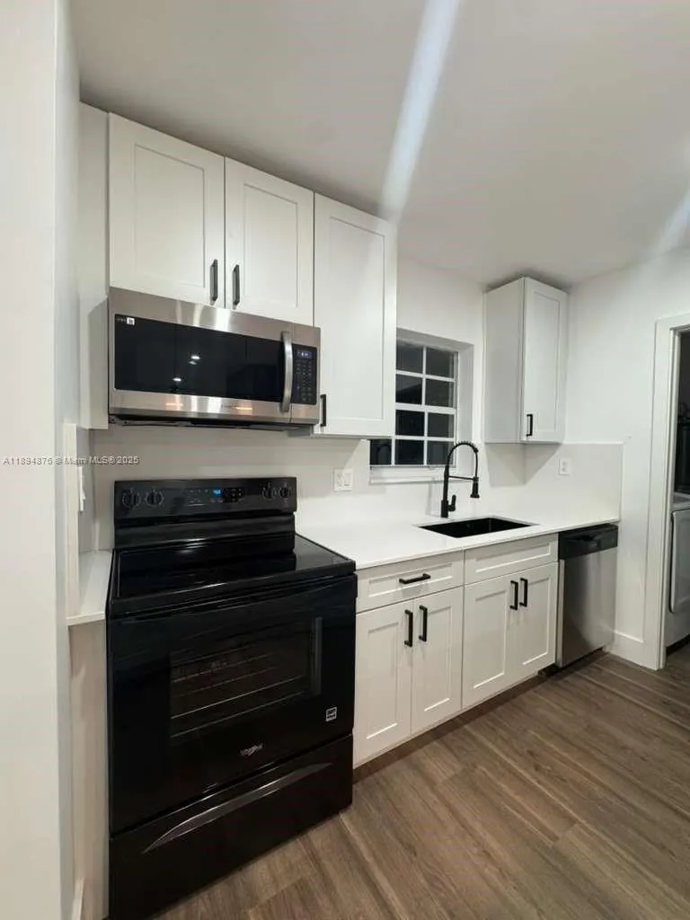 2411 SW 50th Ter