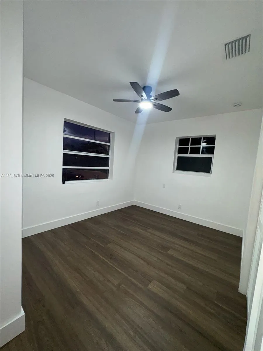 2411 SW 50th Ter