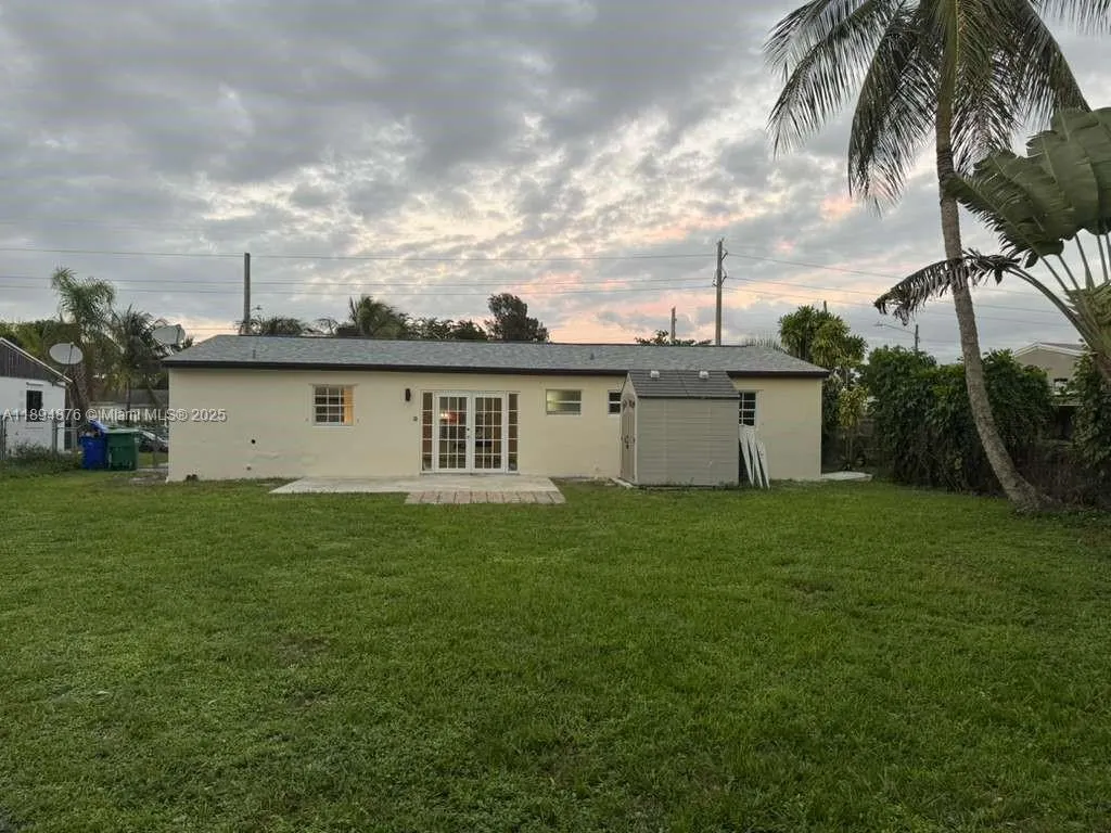 2411 SW 50th Ter