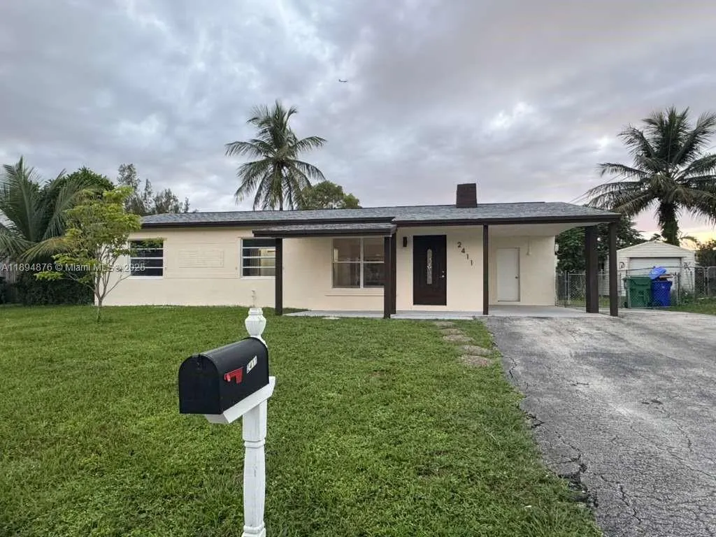 2411 SW 50th Ter