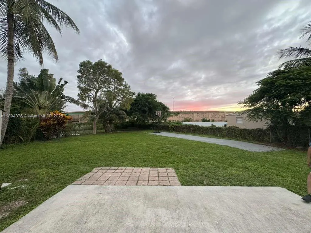 2411 SW 50th Ter