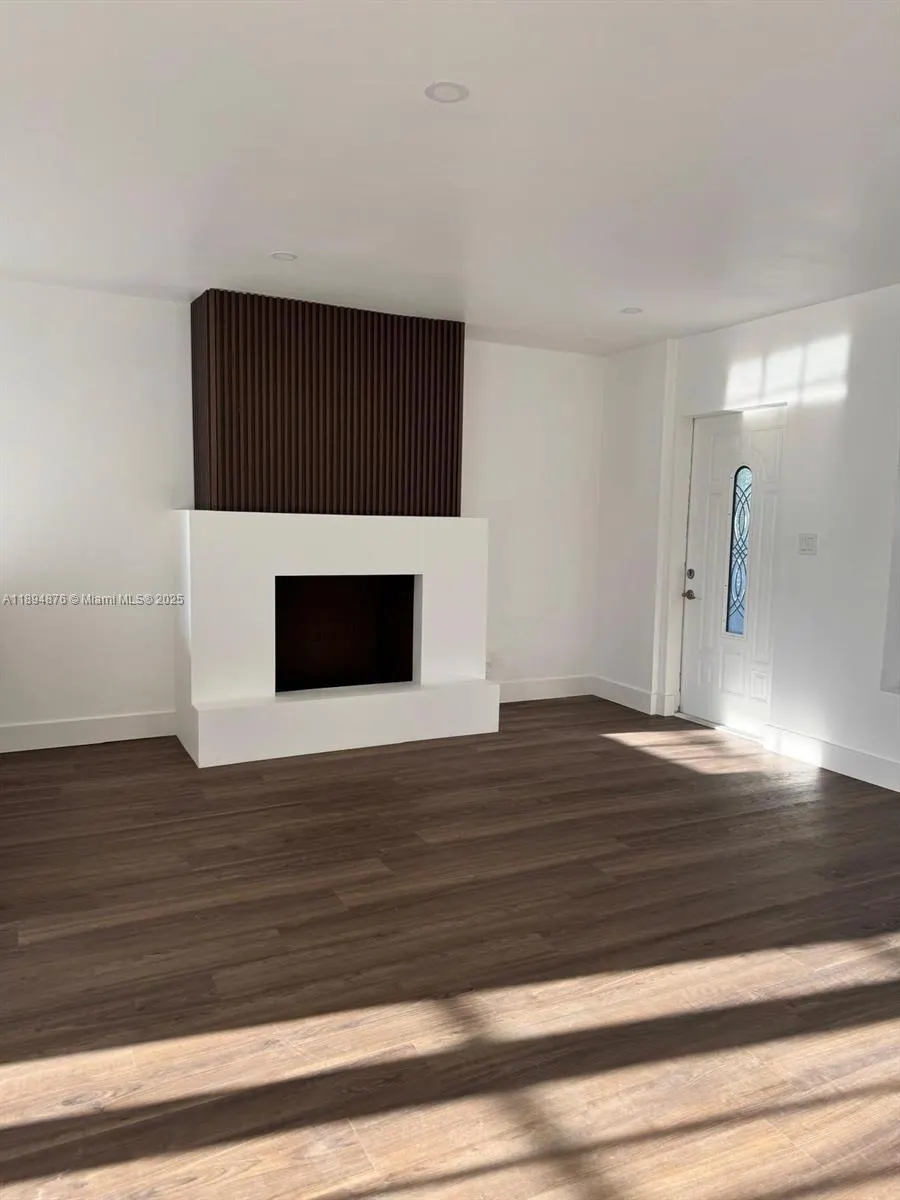 2411 SW 50th Ter