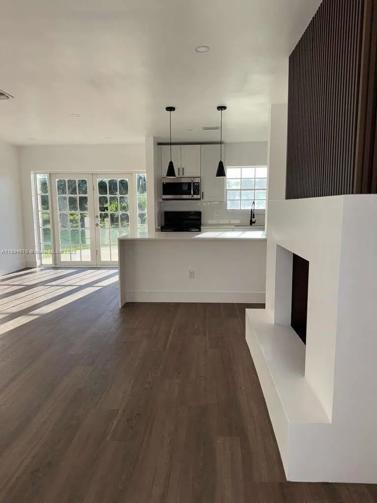 2411 SW 50th Ter
