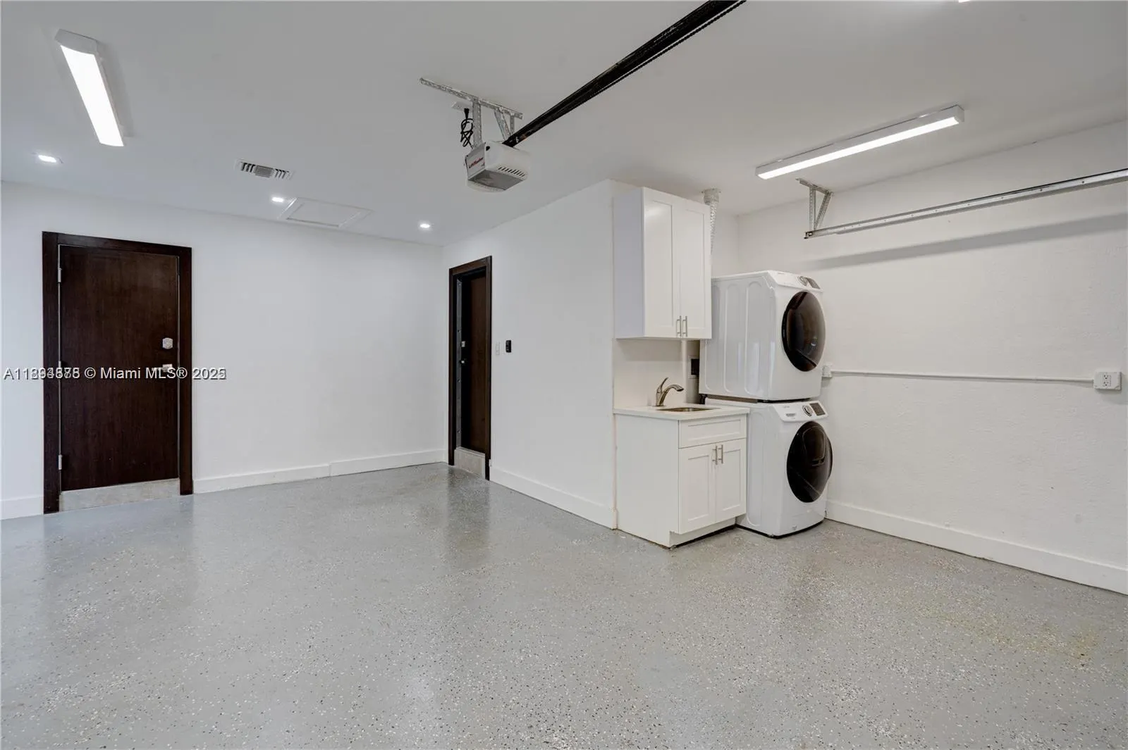 2305 Magnolia Dr, #2305