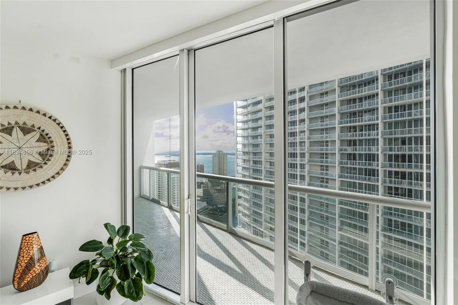 475 Brickell Ave, #3111