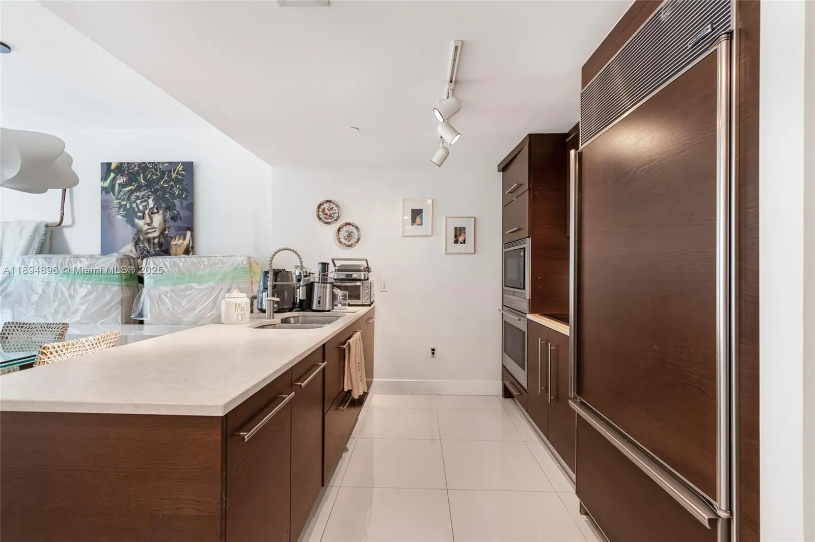 475 Brickell Ave, #3111