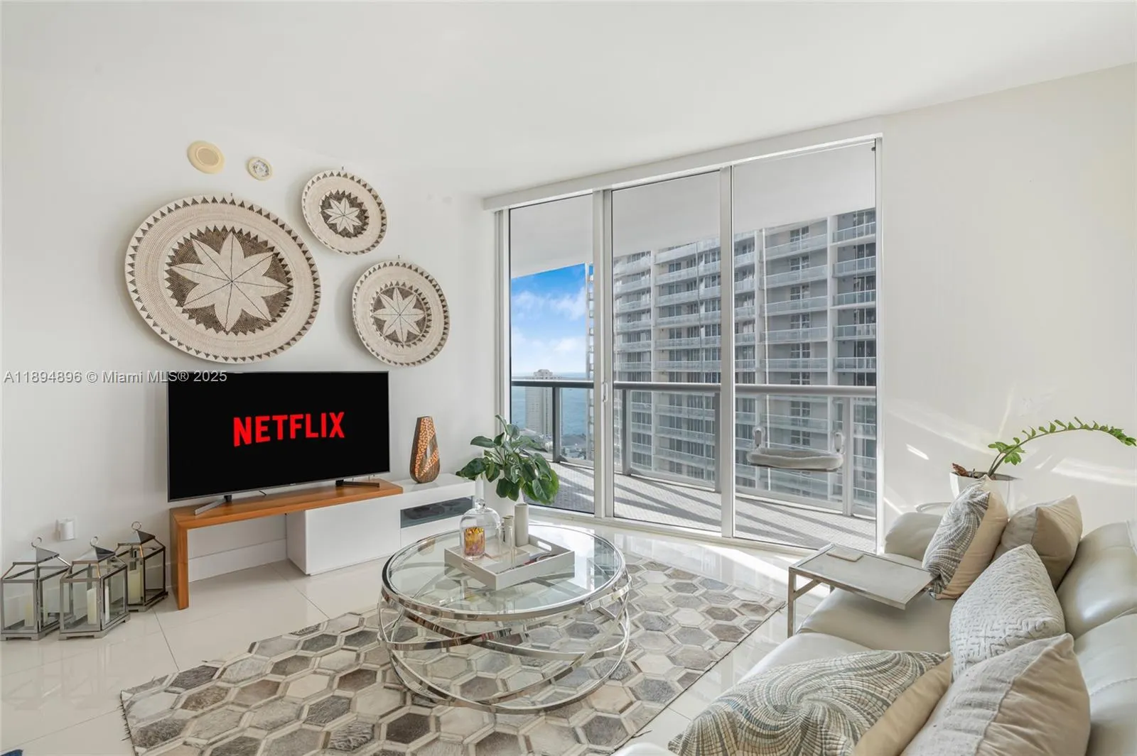 475 Brickell Ave, #3111