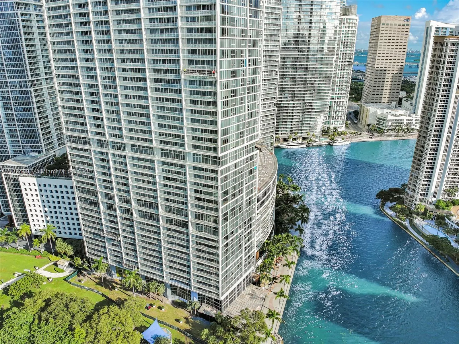 475 Brickell Ave, #3111