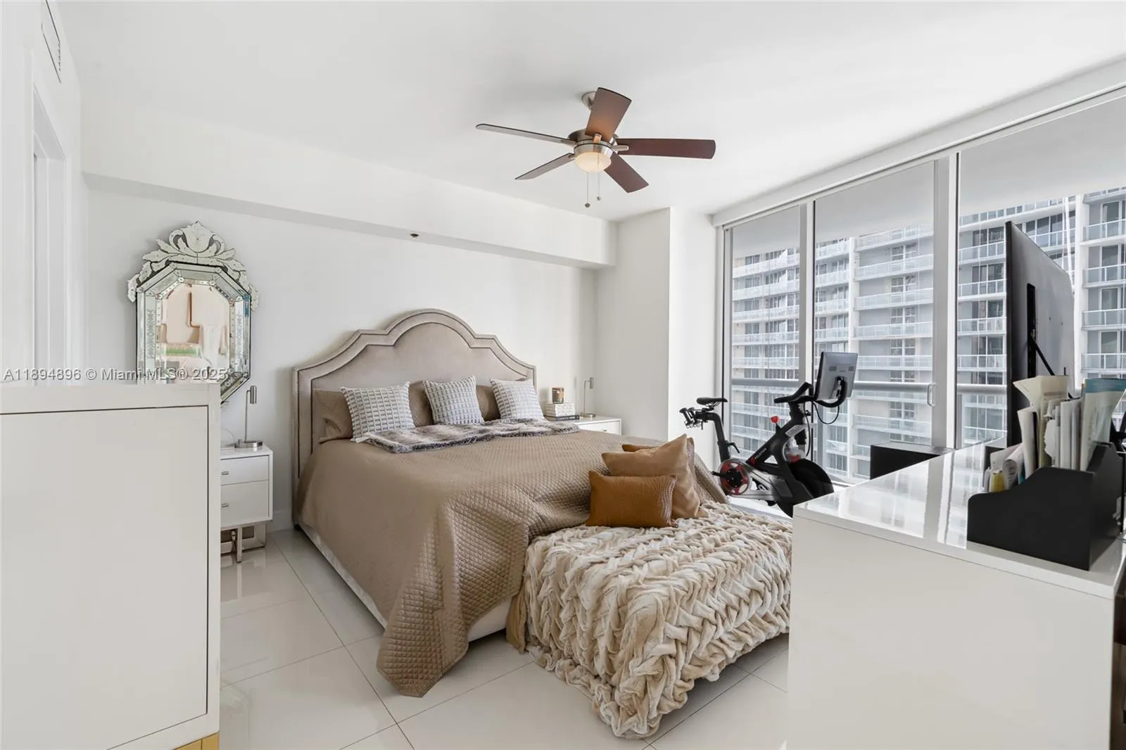 475 Brickell Ave, #3111