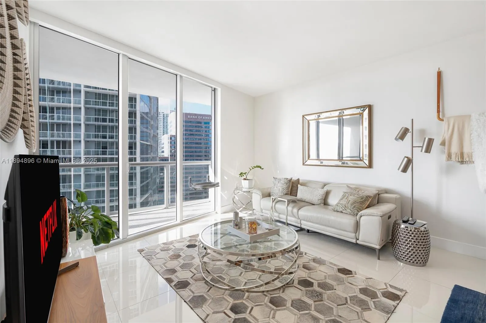 475 Brickell Ave, #3111