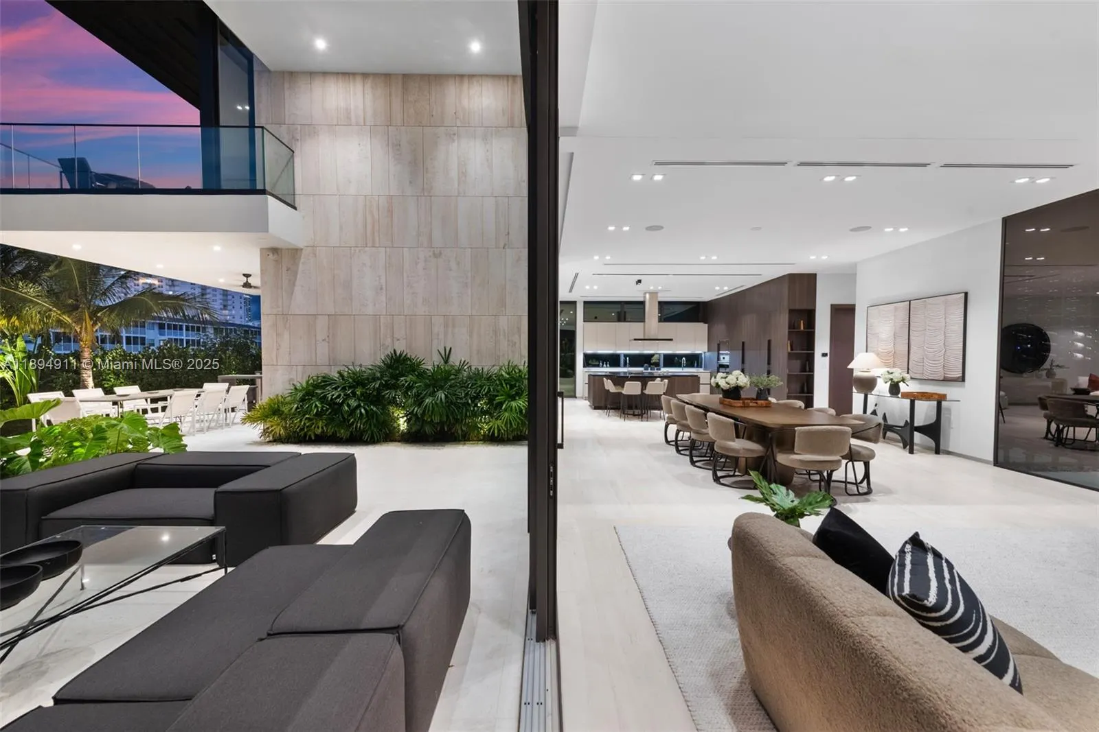 478 Tamarind Dr