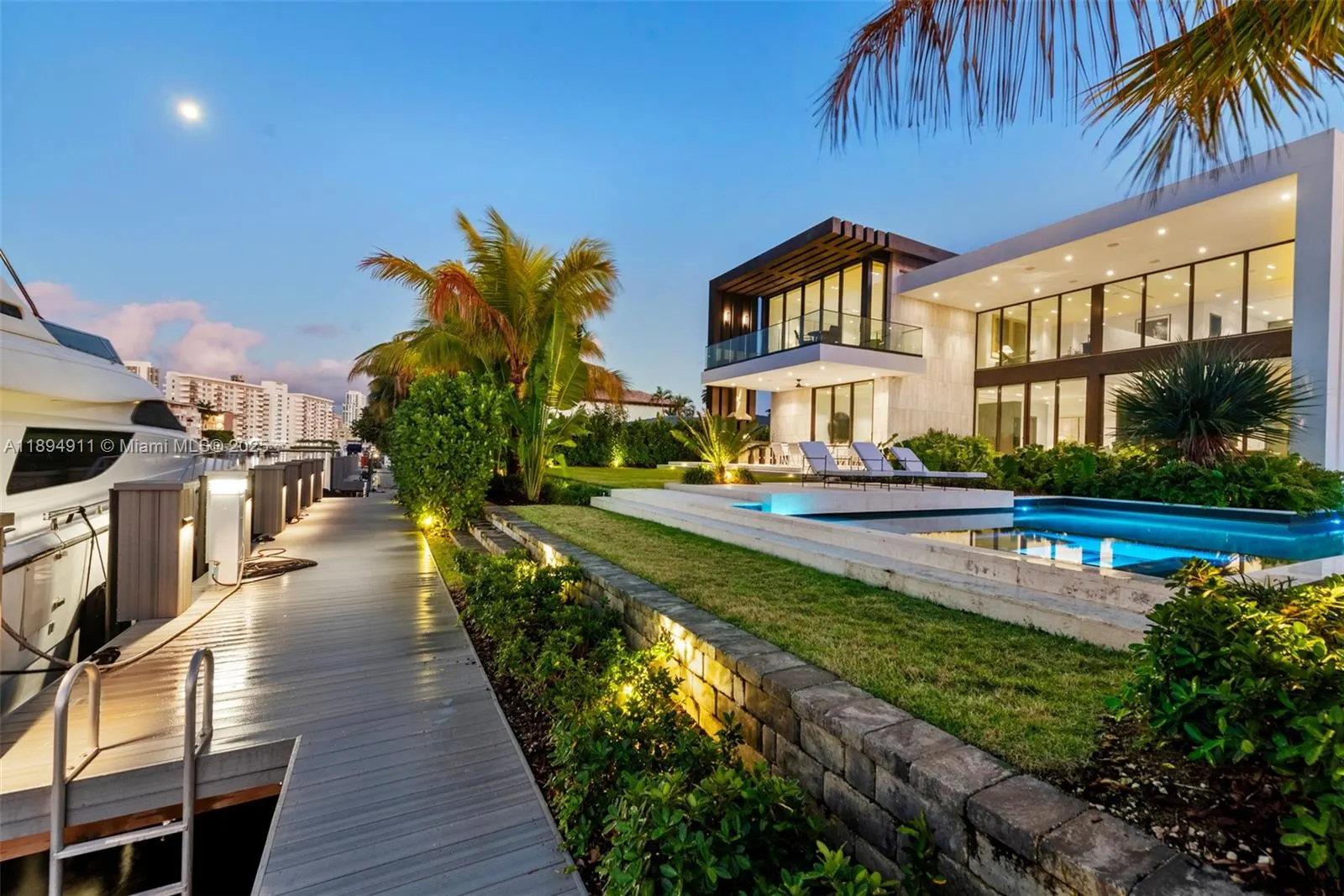 478 Tamarind Dr