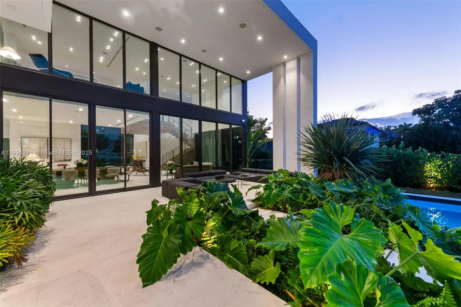 478 Tamarind Dr