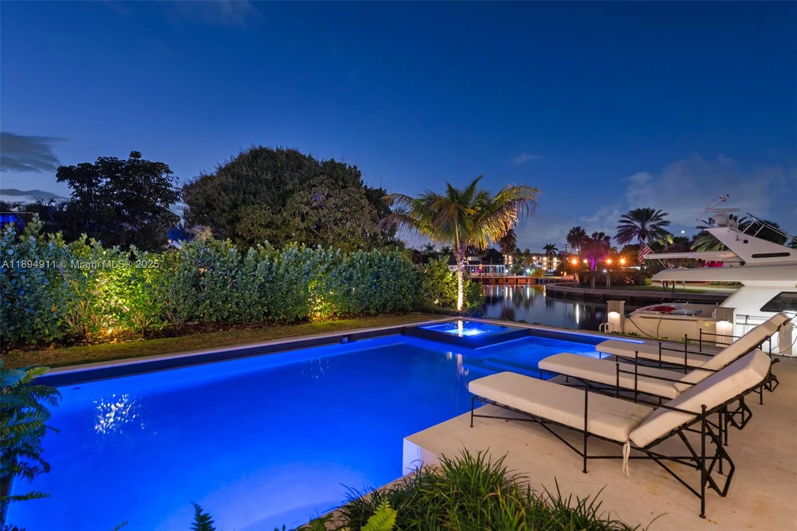 478 Tamarind Dr