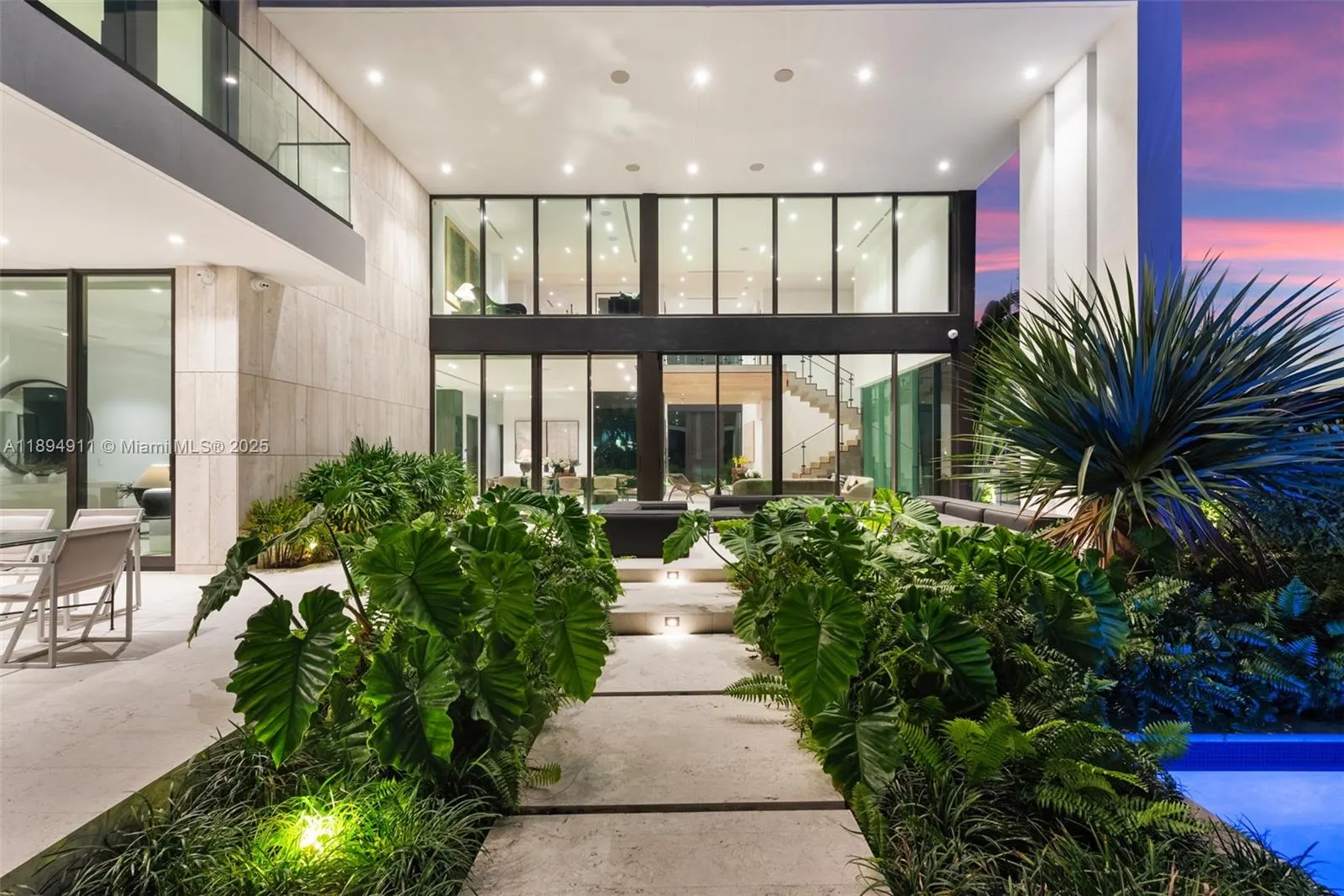 478 Tamarind Dr