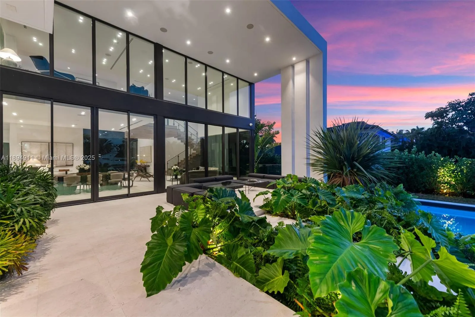 478 Tamarind Dr