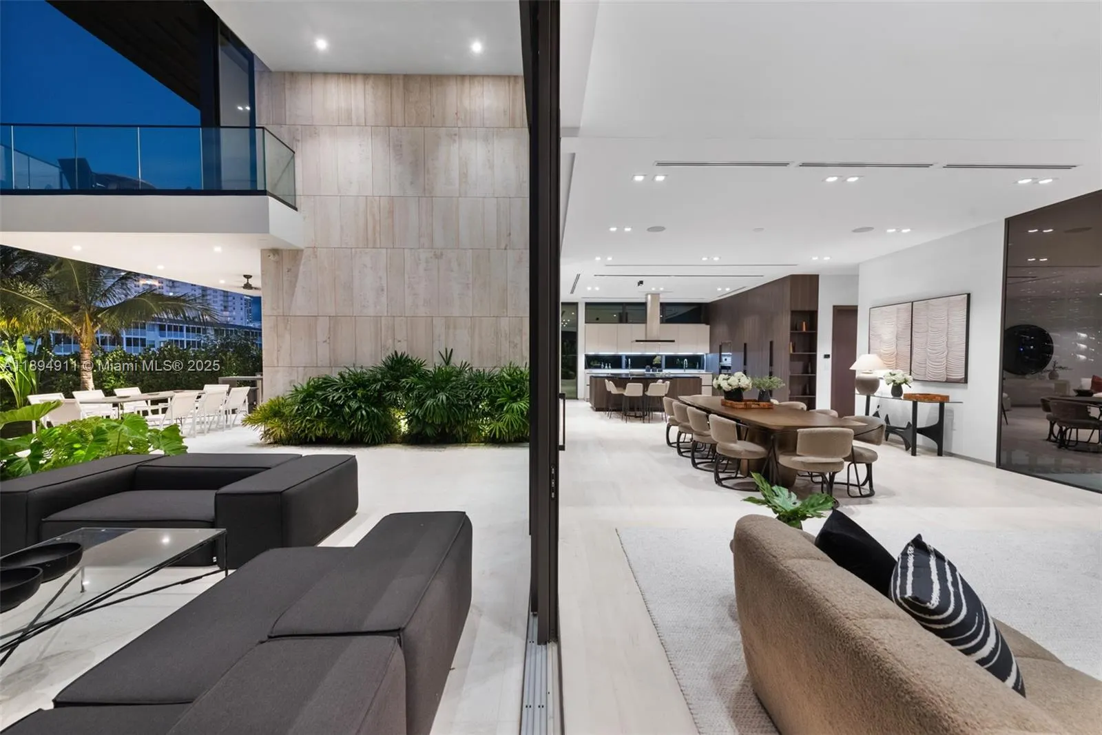 478 Tamarind Dr