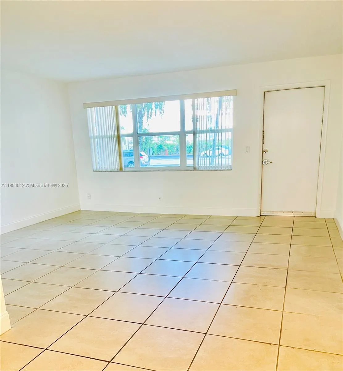 419 Golden Isles Dr, #106