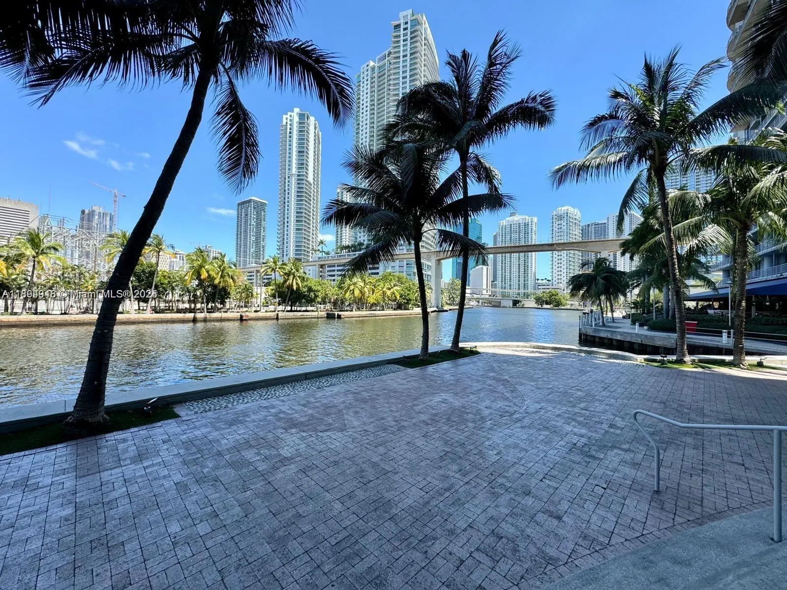 185 SW 7th St, #2411