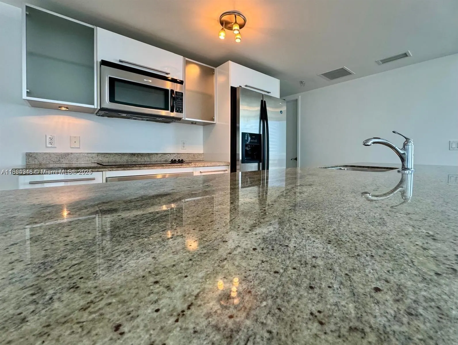 185 SW 7th St, #2411