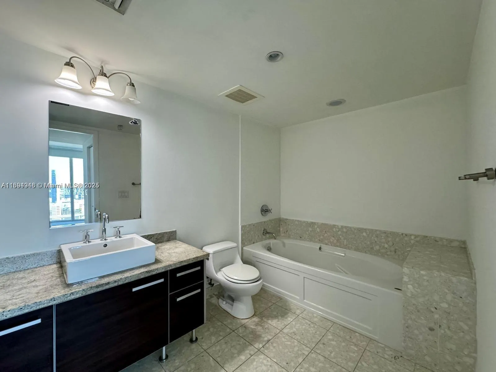 185 SW 7th St, #2411