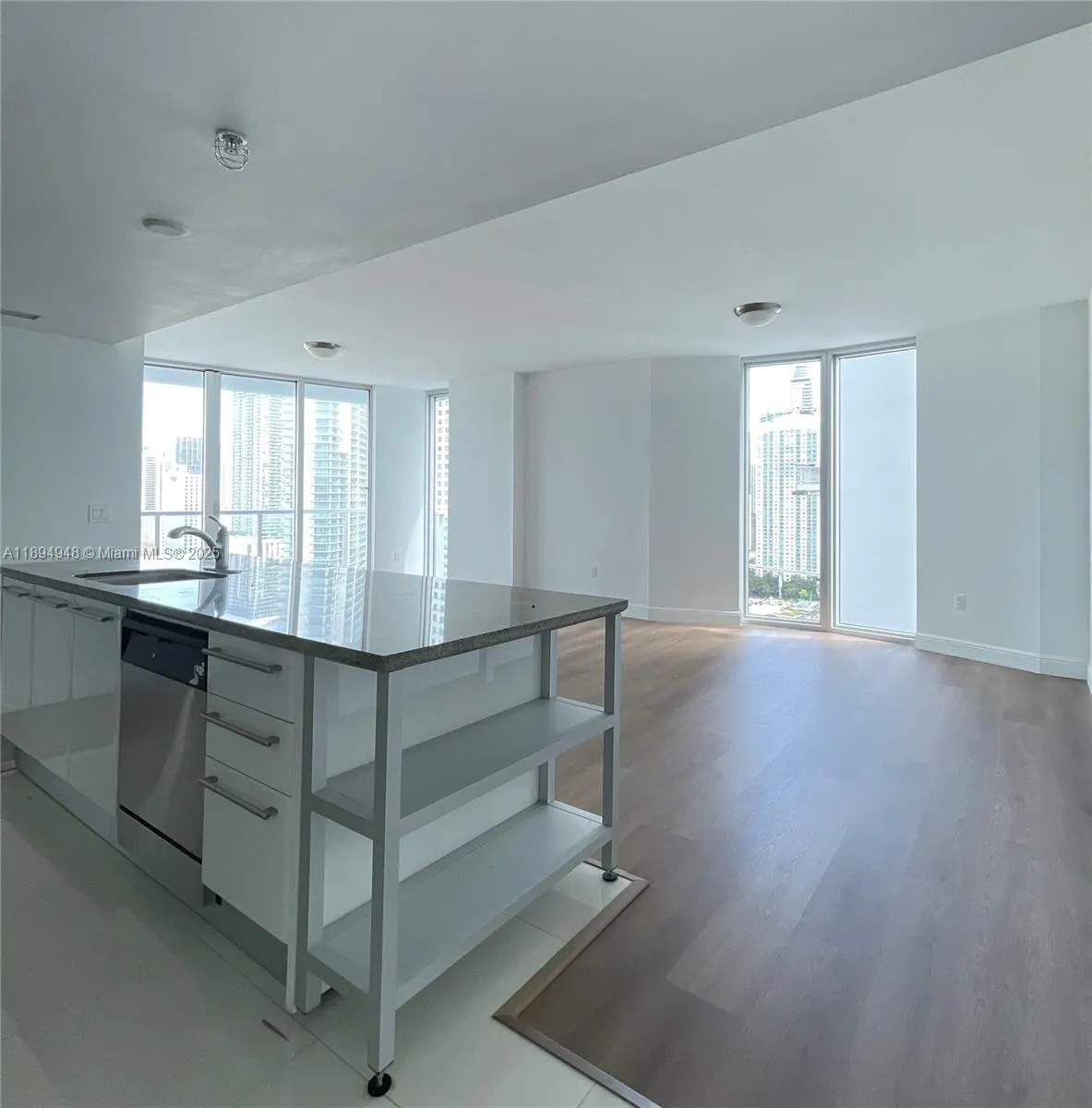185 SW 7th St, #2411